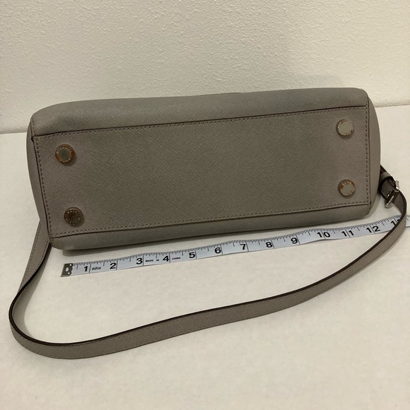 Michael Kors Signature Large Heather Grey Saffiano Leather Sutton Satchel Purse. - Picture 2 of 16